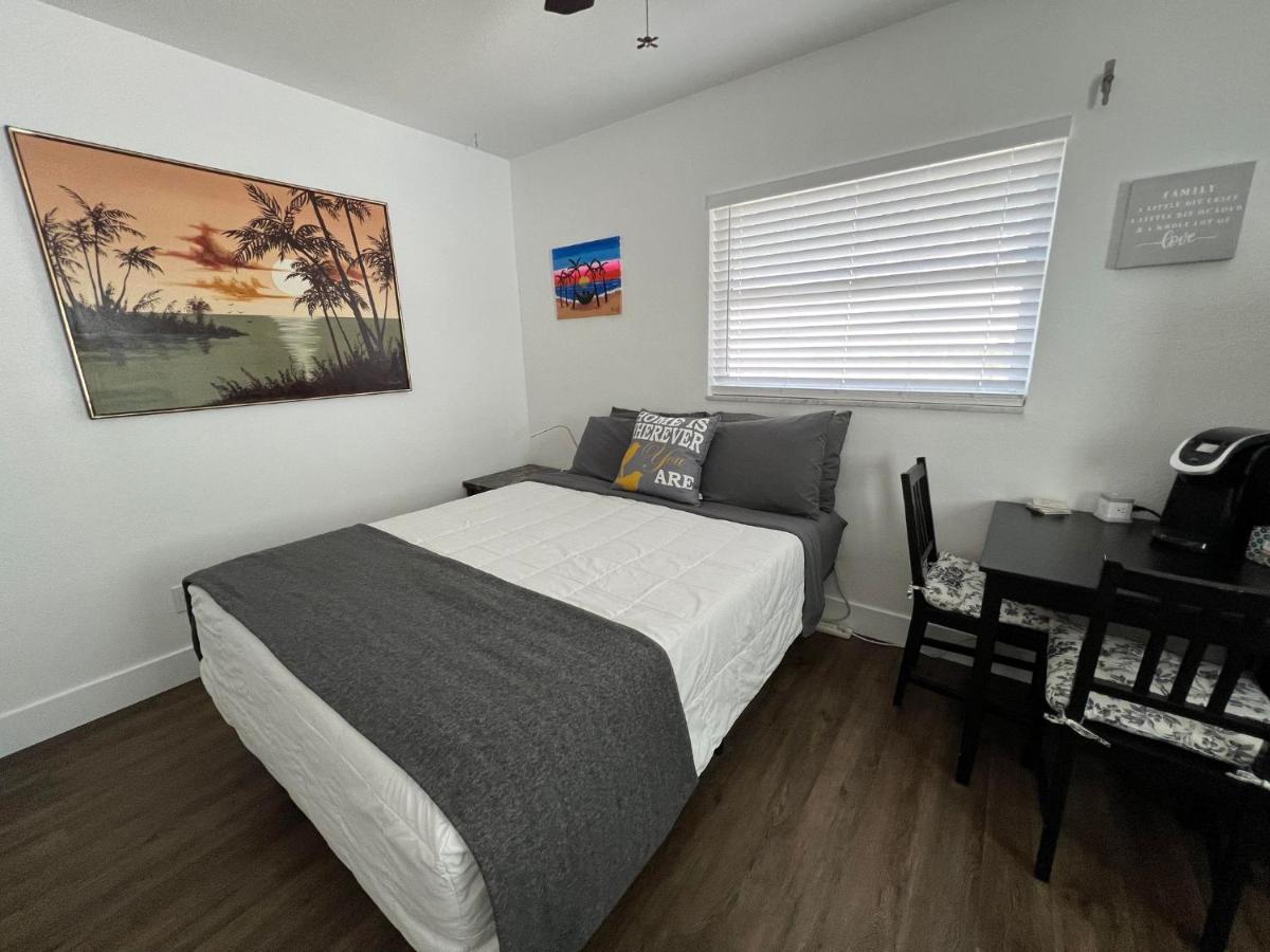 Cozy Private Studio W/Own Yard - 3Mi From Beach Seminole Eksteriør billede