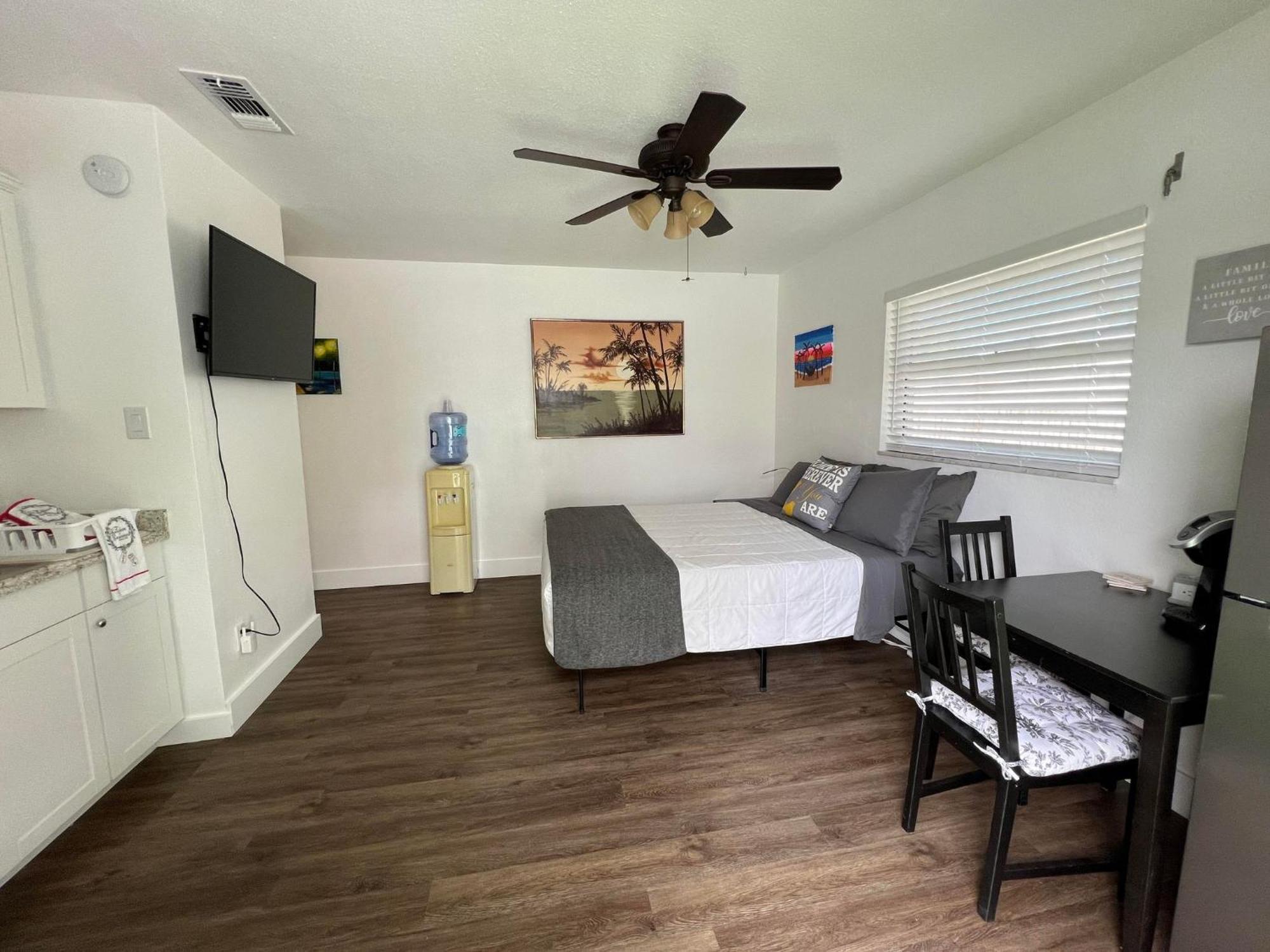Cozy Private Studio W/Own Yard - 3Mi From Beach Seminole Eksteriør billede